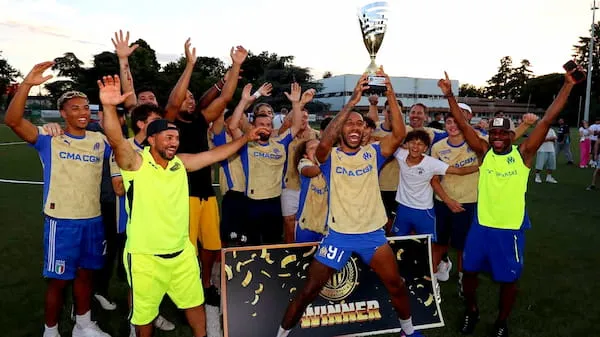 Malpensa24 — Parata di Vip a Gallarate per il torneo di calcio di Aubameyang. Segna e vince lui
